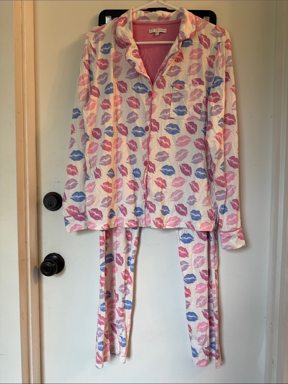 PJ Salvage Jersey Pajamas Winter White Kiss Lips 2 PC Set Top & Pants Size Large